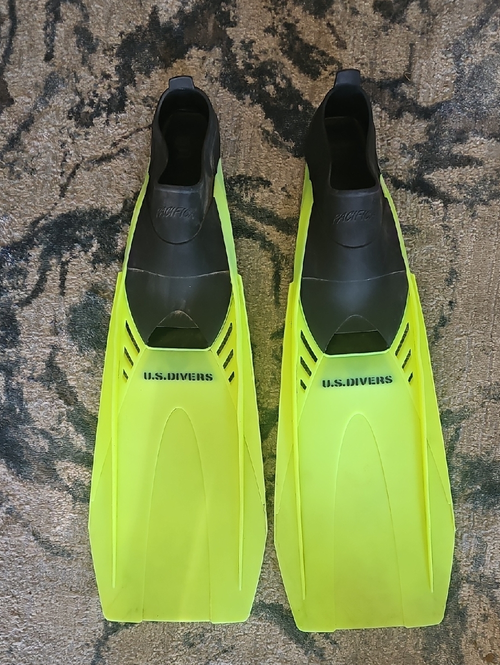 Pacifica Men’s Neon Yellow Open-Heel Swim Fins
